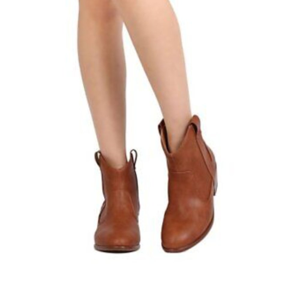 🤠 WILD DIVA Lounge Manny Brown Leatherette Stacked Heel Cowboy Booties 👢